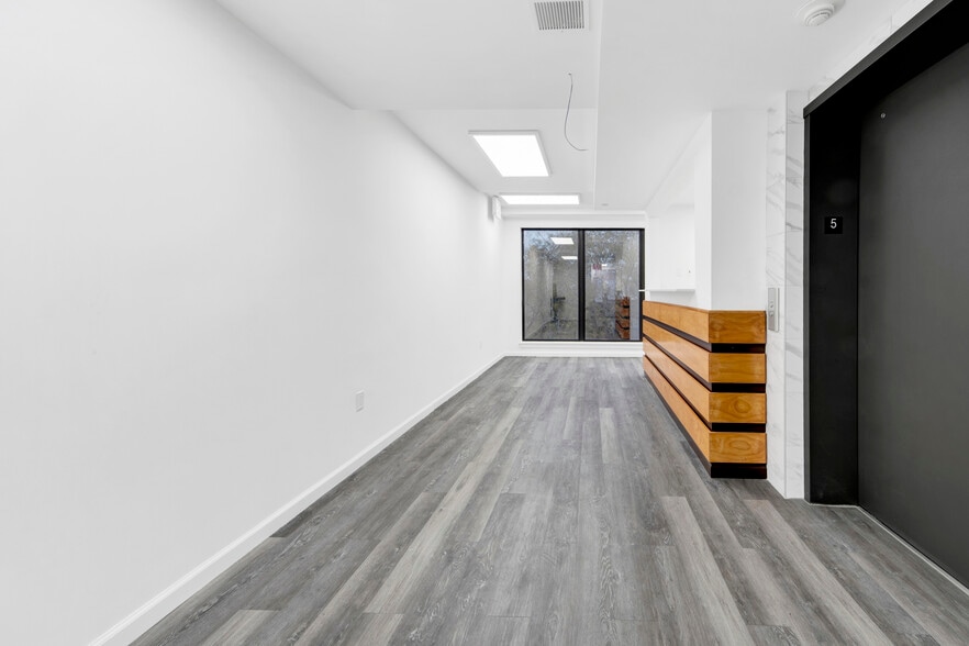 More Photos Of 505 168th 4th Fl St, New York Healthcare For Lease