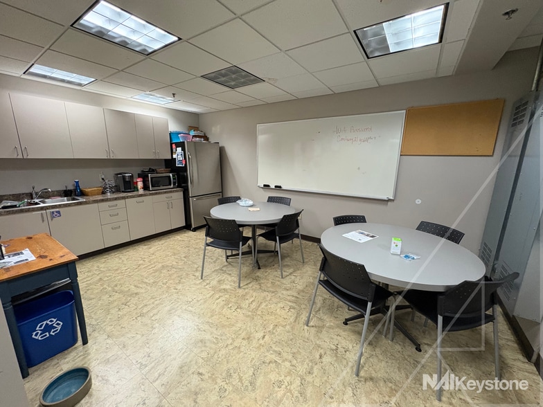 More Photos Of 925 Berkshire Blvd, Wyomissing Office For Lease