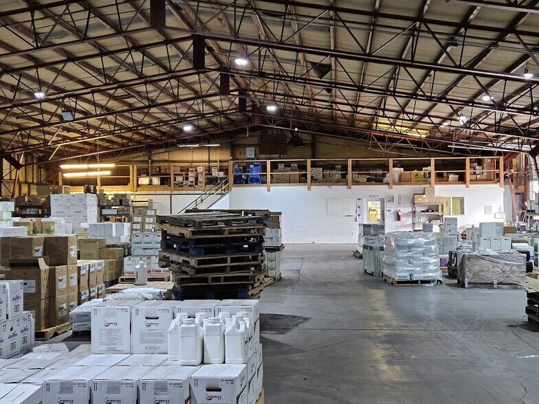 More Photos Of 1012 Walla Walla Ave, Wenatchee Warehouse For Lease