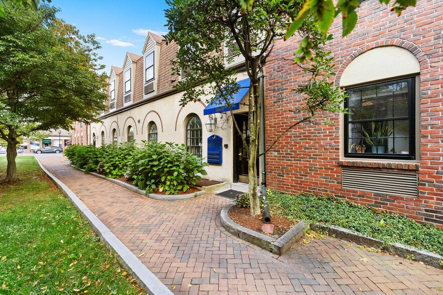 More Photos Of 1842-1844 Massachusetts Ave, Lexington Office Residential For Lease