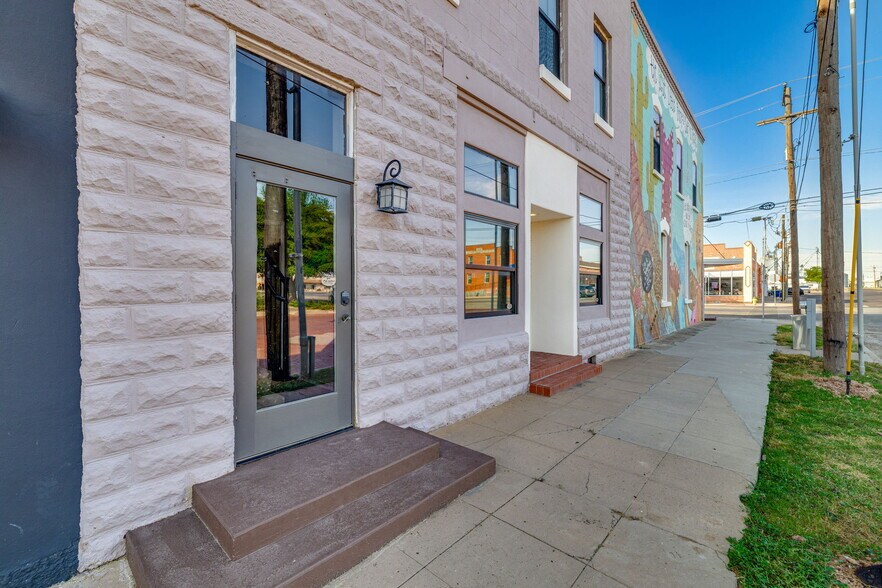 More Photos Of 318 N Chadbourne St, San Angelo Storefront For Sale