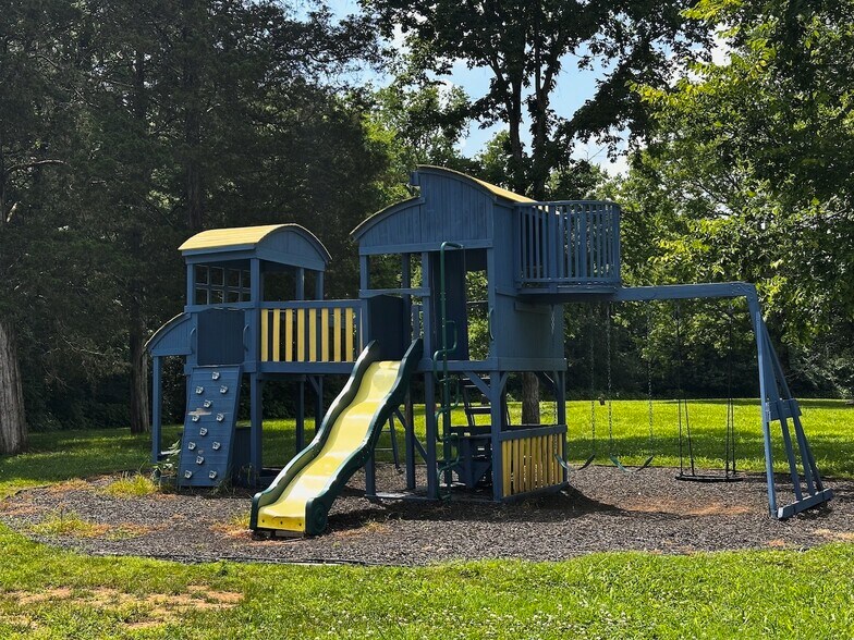 More Photos Of 5742 Seminary Rd, Smyrna Religious Facility For Sale