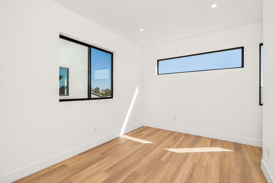 More Photos Of 2204 Carmona Ave, Los Angeles Apartments For Sale