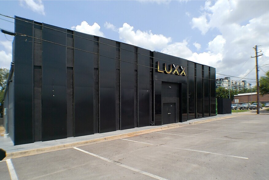 Primary Photo Of 5002 Washington Ave, Houston Bar For Lease