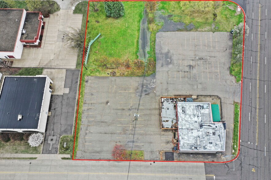 More Photos Of 1090 Rochester Rd, Troy Restaurant For Sale