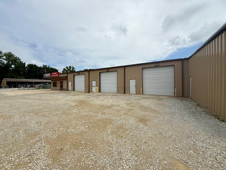 More Photos Of 60 County Road 9501 N, Brookland Warehouse For Lease