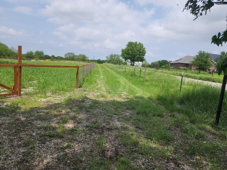 More Photos Of 2895 County Road 341, McKinney Land For Lease