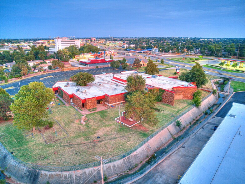 More Photos Of 6009 NW Expressway St, Oklahoma City Specialty For Sale