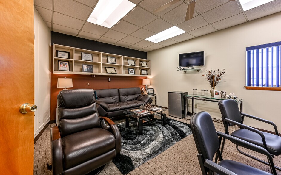 More Photos Of 817 Main St, Pittsburgh Office For Sale