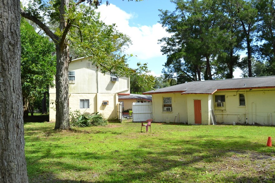 371 Broad St, Masaryktown, FL 34604 Apartments For Sale