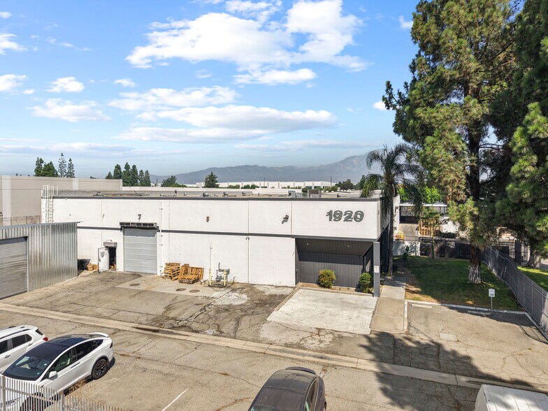 More Photos Of 1920 S Augusta Ct, Ontario Warehouse For Lease