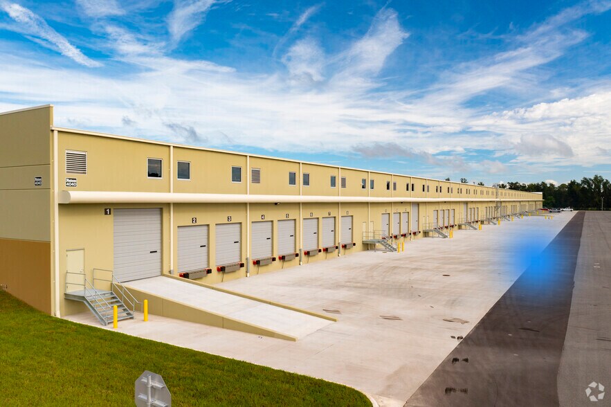 More Photos Of 4000 & 4040 N Combee Rd, Lakeland Unknown For Lease