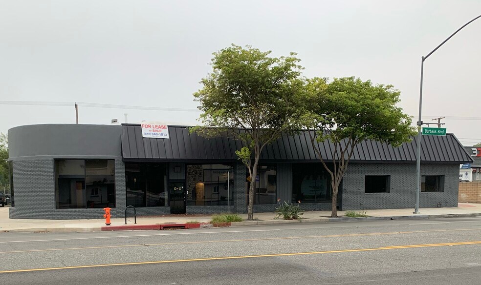 More Photos Of 4000-4004 W Burbank Blvd, Burbank Freestanding For Lease