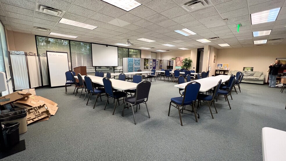 More Photos Of 6645 Peachtree Dunwoody Rd, Atlanta Office For Lease