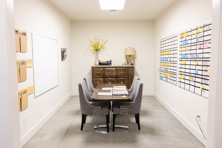 More Photos Of 5830 Highway 231 S, Castalian Springs Showroom For Sale