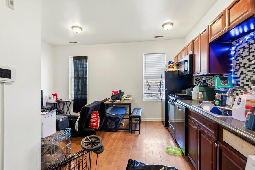 More Photos Of 825 N 41st St, Philadelphia Apartments For Sale