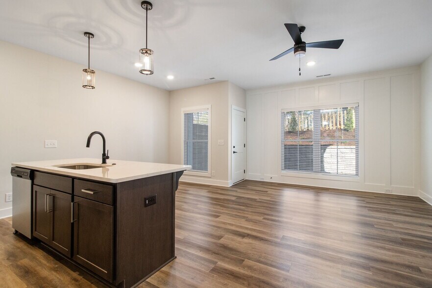 More Photos Of 160 Excell Rd, Clarksville Apartments For Sale