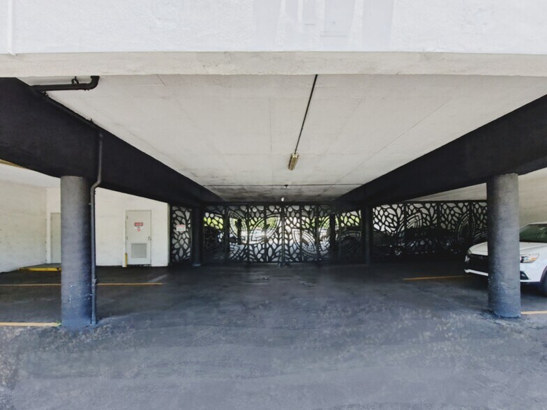 More Photos Of 1005 NE 125th St, North Miami Unknown For Lease