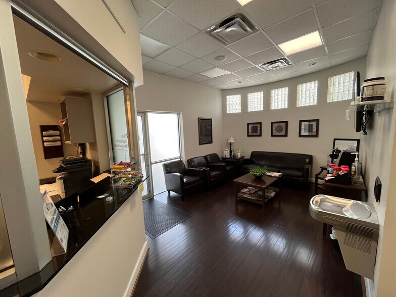 More Photos Of 608 S Tampania Ave, Tampa Medical For Lease