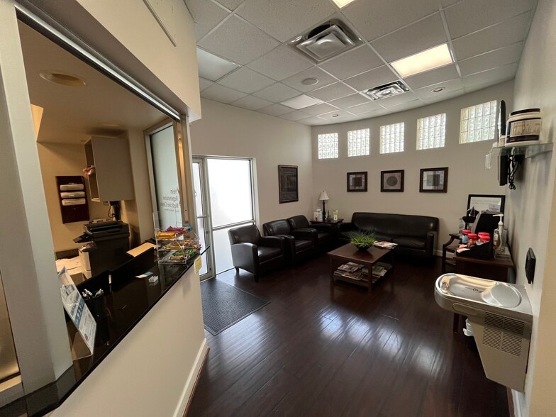 More Photos Of 608 S Tampania Ave, Tampa Medical For Lease