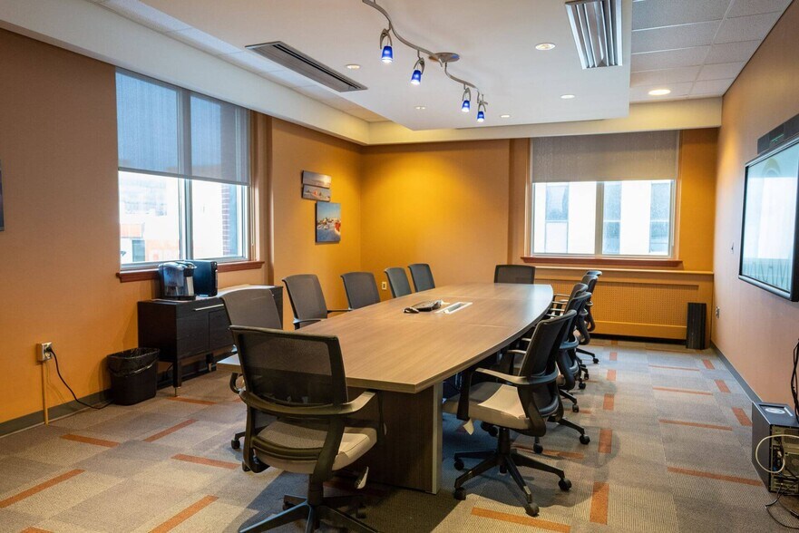 More Photos Of 93 Cedar St, Sudbury Office For Sale