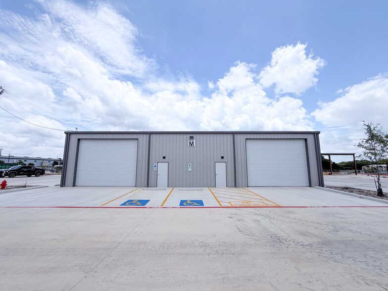 More Photos Of 30875 W IH-10, Boerne Unknown For Lease
