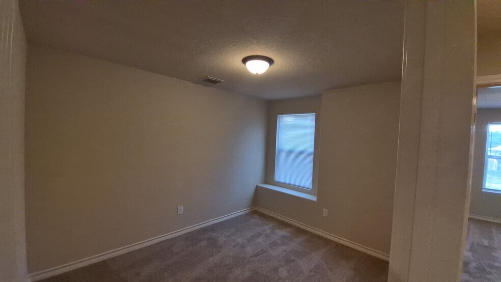 More Photos Of 6866 Lakeview Dr, San Antonio Multifamily For Sale