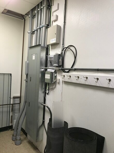 More Photos Of 4619 Federated Rd, Swan Hills Restaurant For Lease