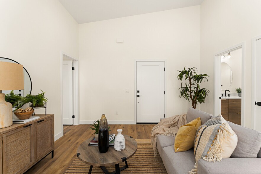 More Photos Of 6283 Lorca Dr, San Diego Apartments For Sale