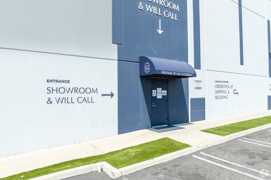 More Photos Of 7751 Hayvenhurst Ave, Van Nuys Warehouse For Sale