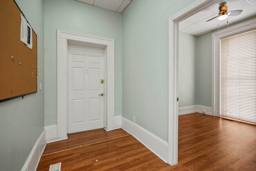 More Photos Of 217-221 S Main St, Cynthiana Apartments For Sale