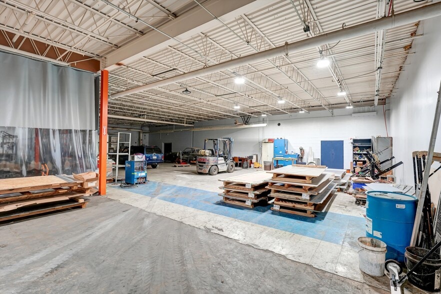 More Photos Of 1904 W Emory Rd, Powell Light Manufacturing For Sale