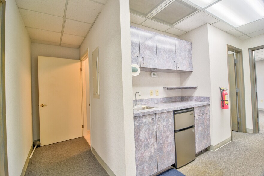 More Photos Of 3275 66th St N, Saint Petersburg Medical For Sale