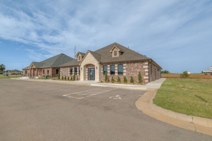 More Photos Of 3305 NW 192nd St, Edmond Healthcare For Sale