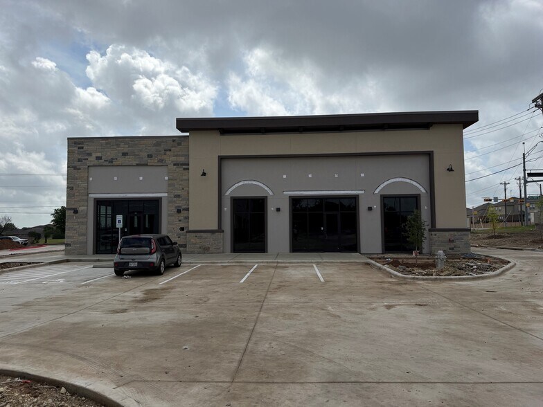 More Photos Of 1012 Municipal Dr, Leander Storefront For Sale
