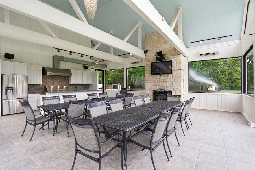 More Photos Of 43 Pool Rd, Richards Specialty For Sale