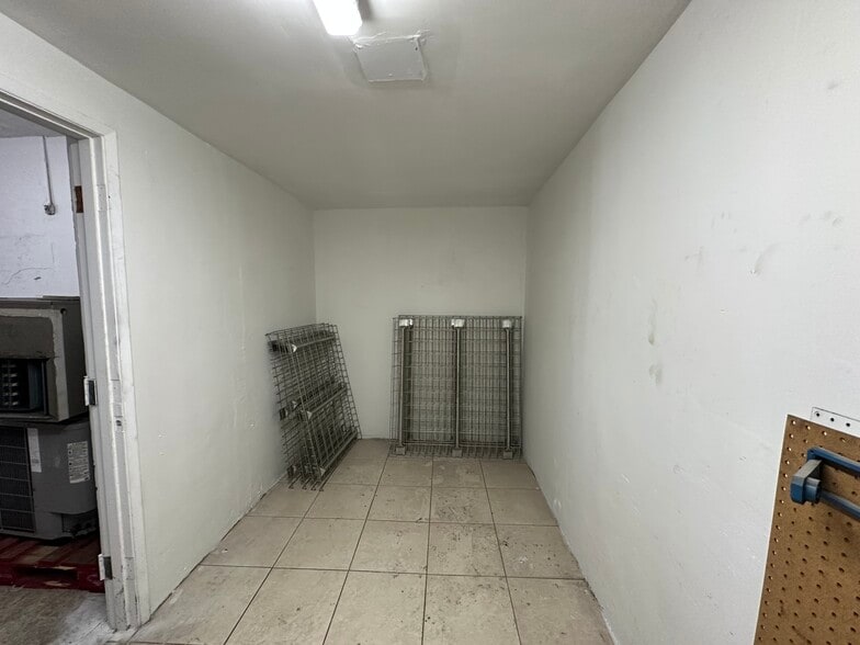 More Photos Of 2220 SW 60th Ter, Miramar Manufacturing For Sale