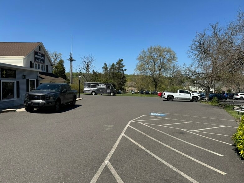 More Photos Of 5788 US-202 Rt, Lahaska Restaurant For Sale