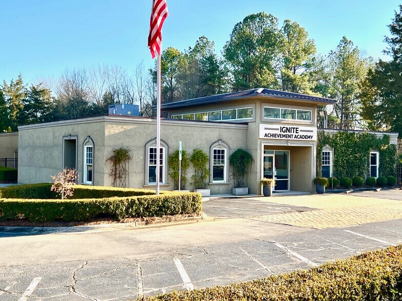 More Photos Of 6203 Carmel Rd, Charlotte Office For Sale