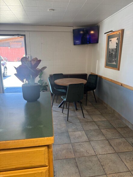 More Photos Of 2048-2050 Dunlap Dr, South Lake Tahoe Office For Lease