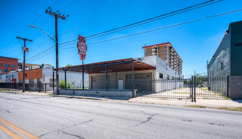 Primary Photo Of 515 San Pedro Ave, San Antonio Unknown For Lease