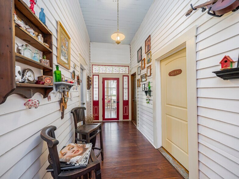 More Photos Of 1307 Wright St, Llano Freestanding For Sale