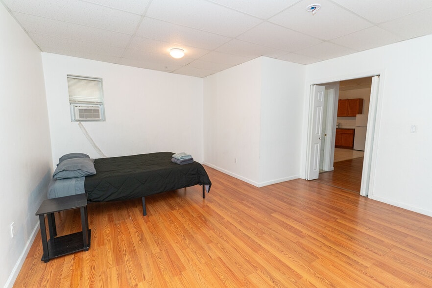 More Photos Of 1166-1168 E Jersey St, Elizabeth Storefront Retail Residential For Sale