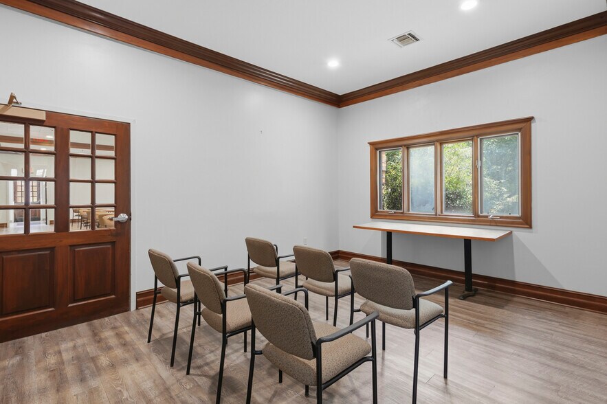 More Photos Of 450 Towne Center Blvd, Ridgeland Skilled Nursing Facility For Sale