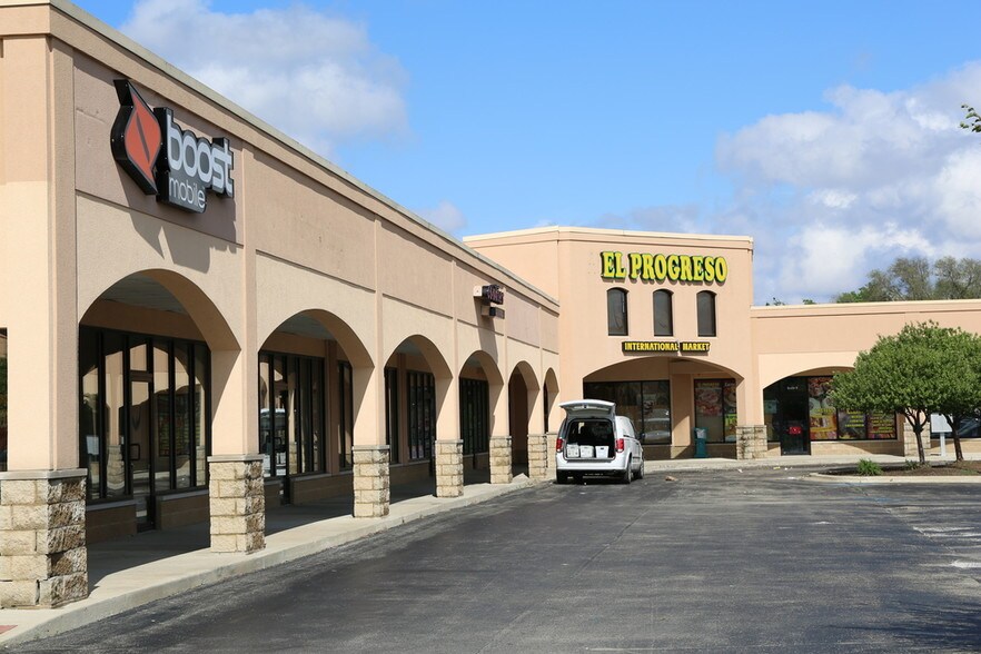 Primary Photo Of 510 N Cunningham Ave, Urbana General Retail For Lease