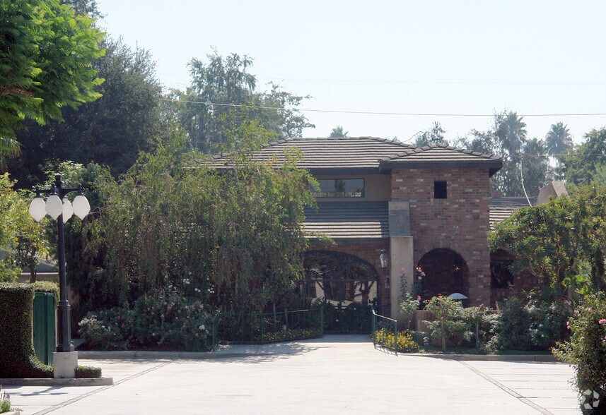 More Photos Of 7154 Magnolia Ave, Riverside Medical For Lease