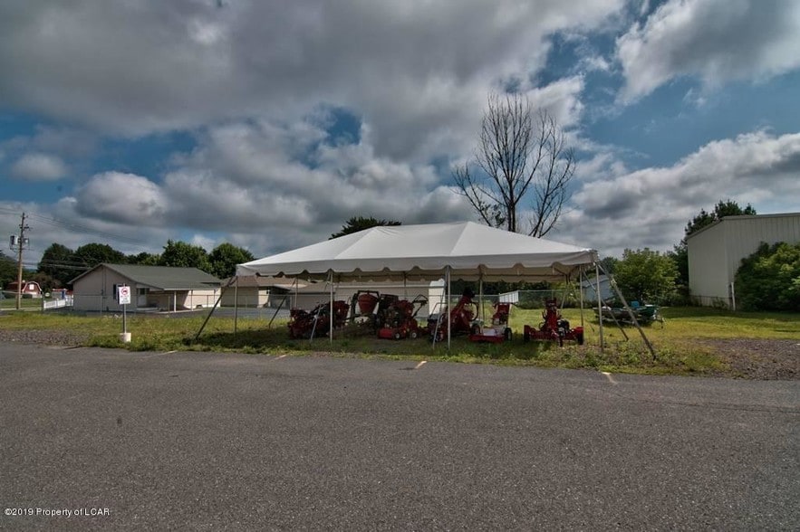 More Photos Of 541 State Route 93, Sugarloaf Light Distribution For Lease