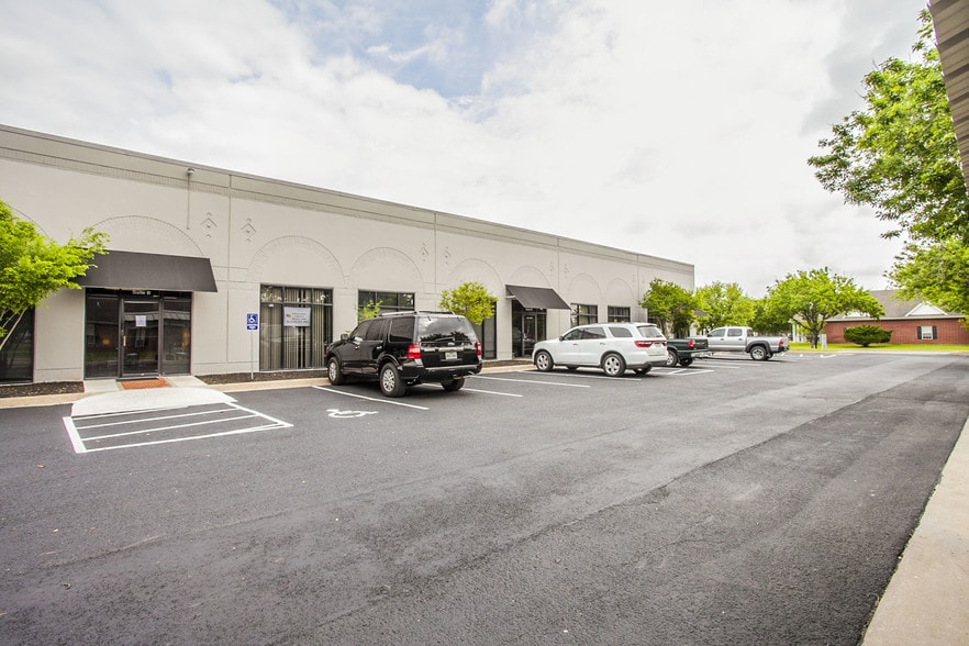 More Photos Of 150 Settlement Dr, Bastrop Office For Lease