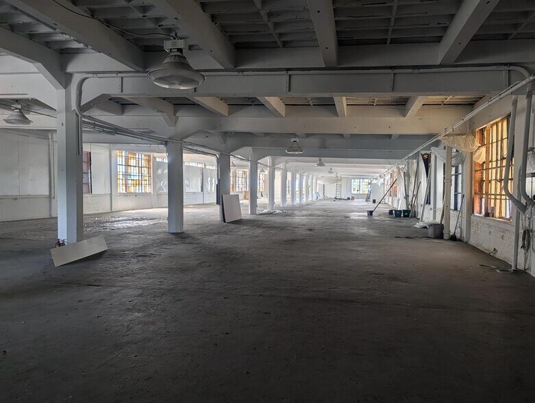 More Photos Of 91 Main St, Claremont Self Storage For Sale