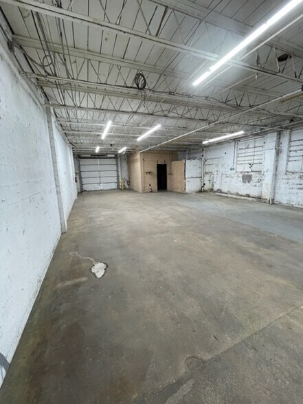 More Photos Of 4100-4112 Aquarium Pl, Baltimore Light Manufacturing For Lease